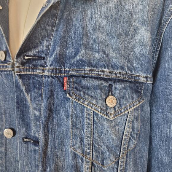 Levi's Trucker Jacket Mens XXL Blue Denim Red Tab Distressed Classic 723350009 - Picture 7 of 13